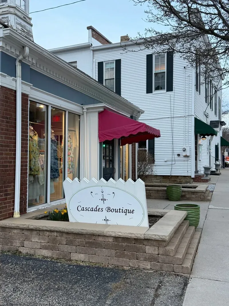 Boutique storefront in Chagrin Falls, Ohio, after cleaning by Patty's Pressure Washing